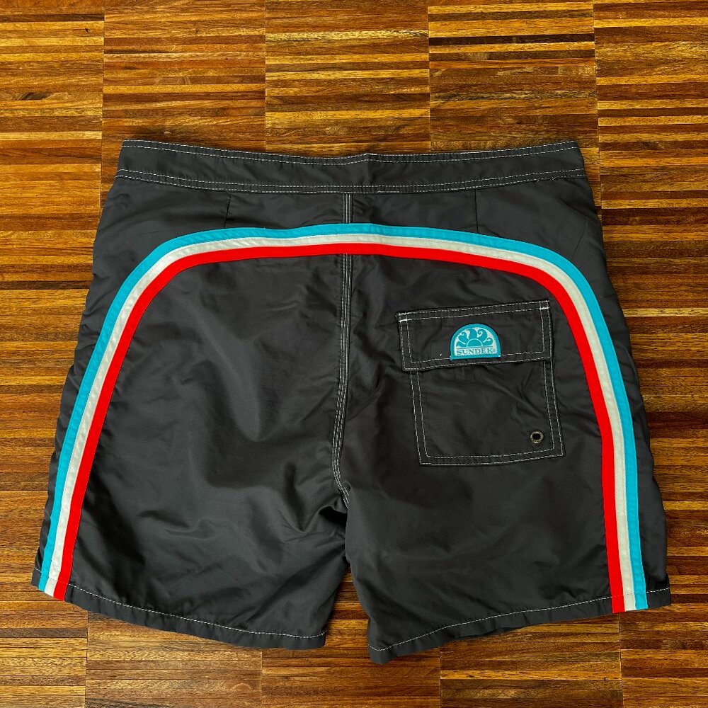SUNDEK Short Trunk